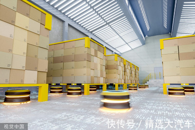 共譜快遞物流產業新篇章 上?？爝f展聚焦新能源物流車與AGV搬運機器人